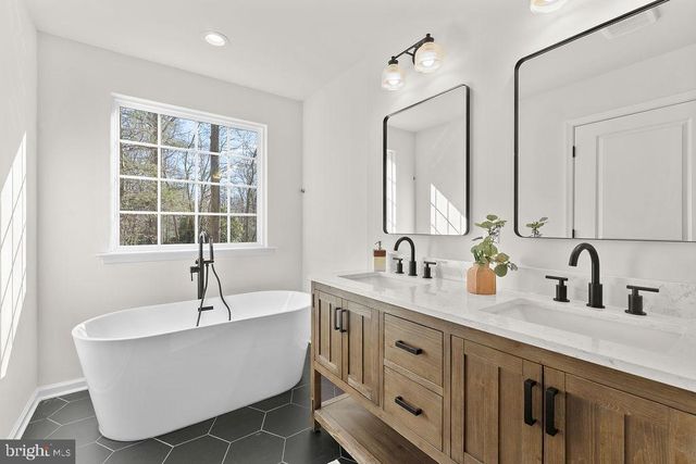 512 CEDAR HILL RD, Mineral, VA 23117