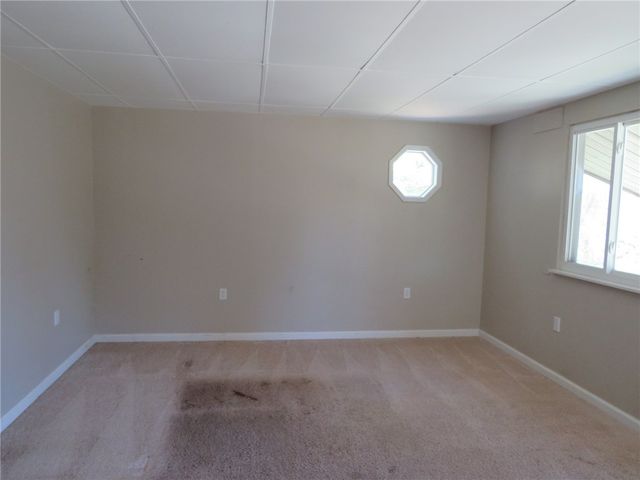 21 Daisytown Rd, W Pike Run Twp, PA 15427