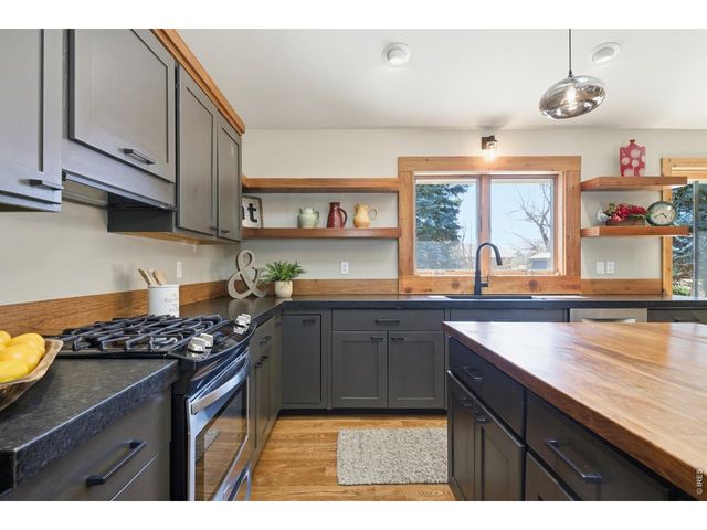2205 Stonecrest Dr, Fort Collins, CO 80521