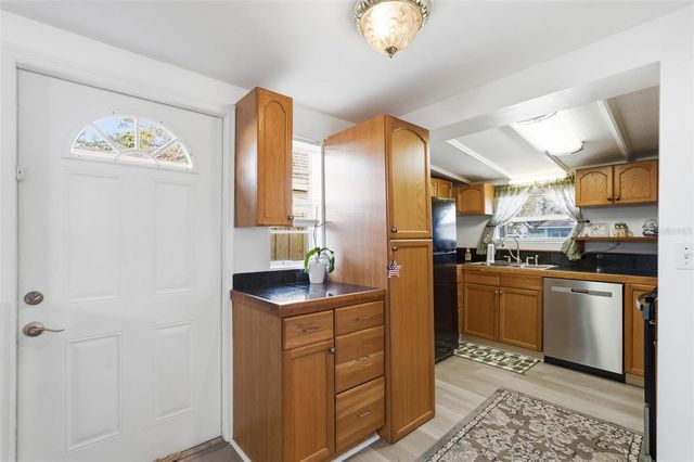 8061 49TH AVENUE N, St Petersburg, FL 33709