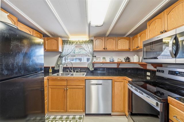 8061 49TH AVENUE N, St Petersburg, FL 33709