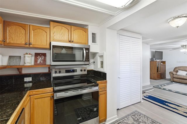 8061 49TH AVENUE N, St Petersburg, FL 33709