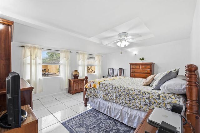 8061 49TH AVENUE N, St Petersburg, FL 33709