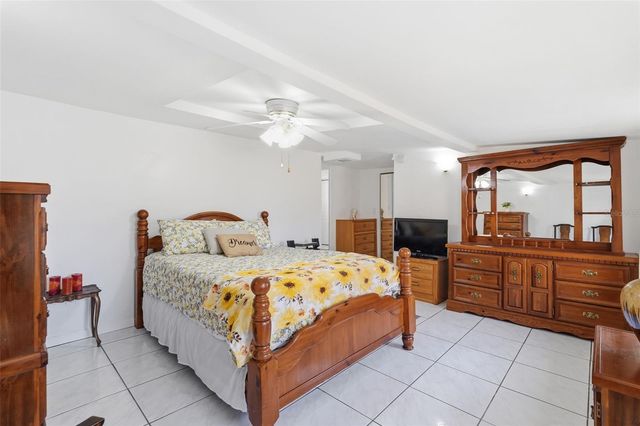 8061 49TH AVENUE N, St Petersburg, FL 33709