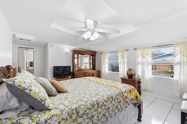 8061 49TH AVENUE N, St Petersburg, FL 33709