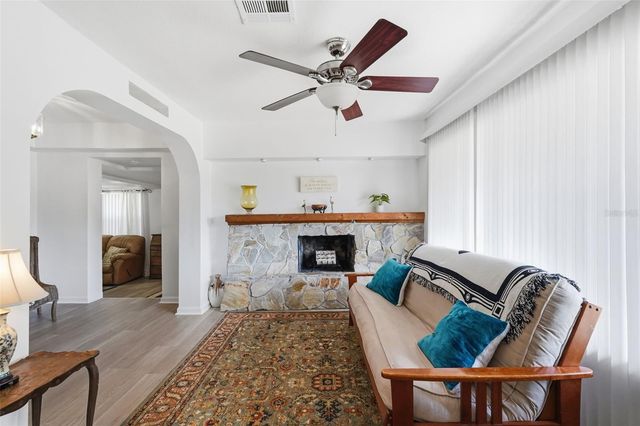 8061 49TH AVENUE N, St Petersburg, FL 33709