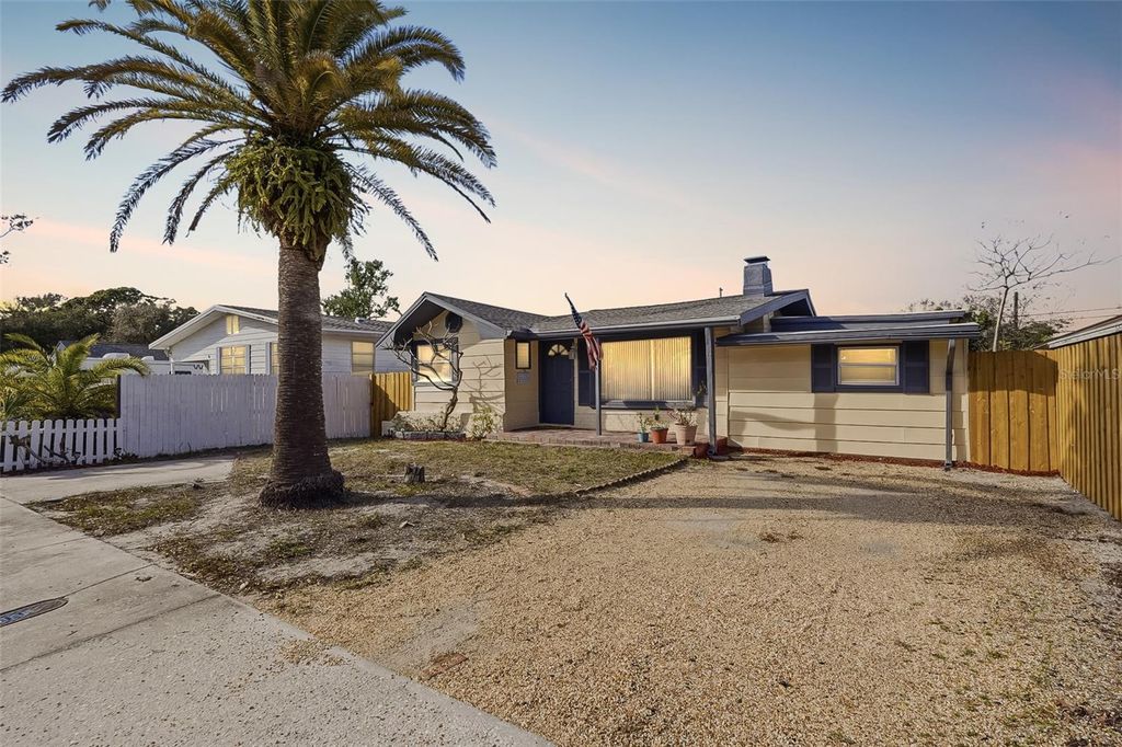 8061 49TH AVENUE N, St Petersburg, FL 33709