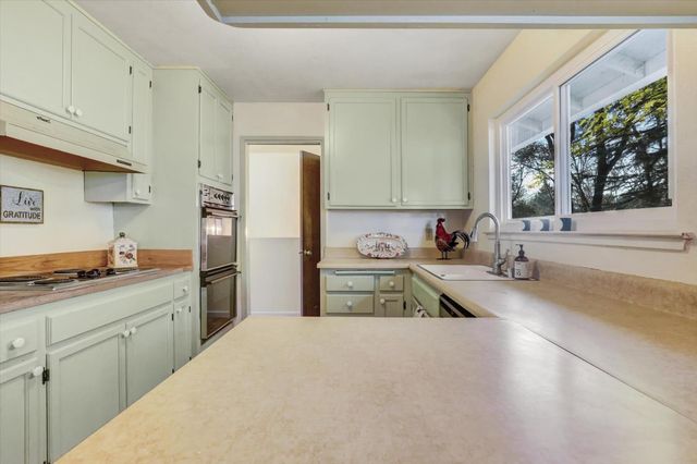 23126 Foothill Rd, Auburn, CA 95602