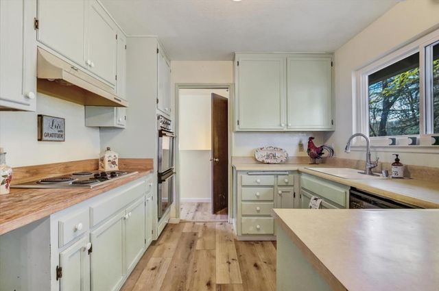 23126 Foothill Rd, Auburn, CA 95602