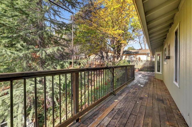 23126 Foothill Rd, Auburn, CA 95602
