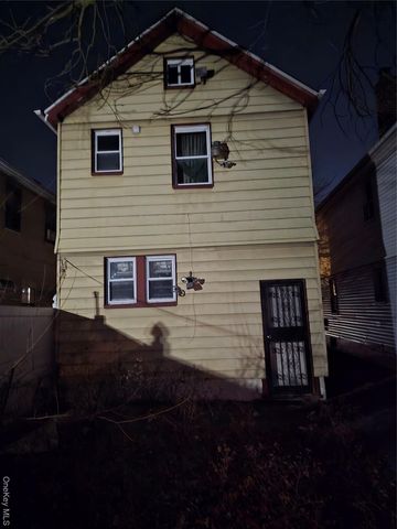 90 53 Francis Lewis Blvd, Hollis, NY 11434