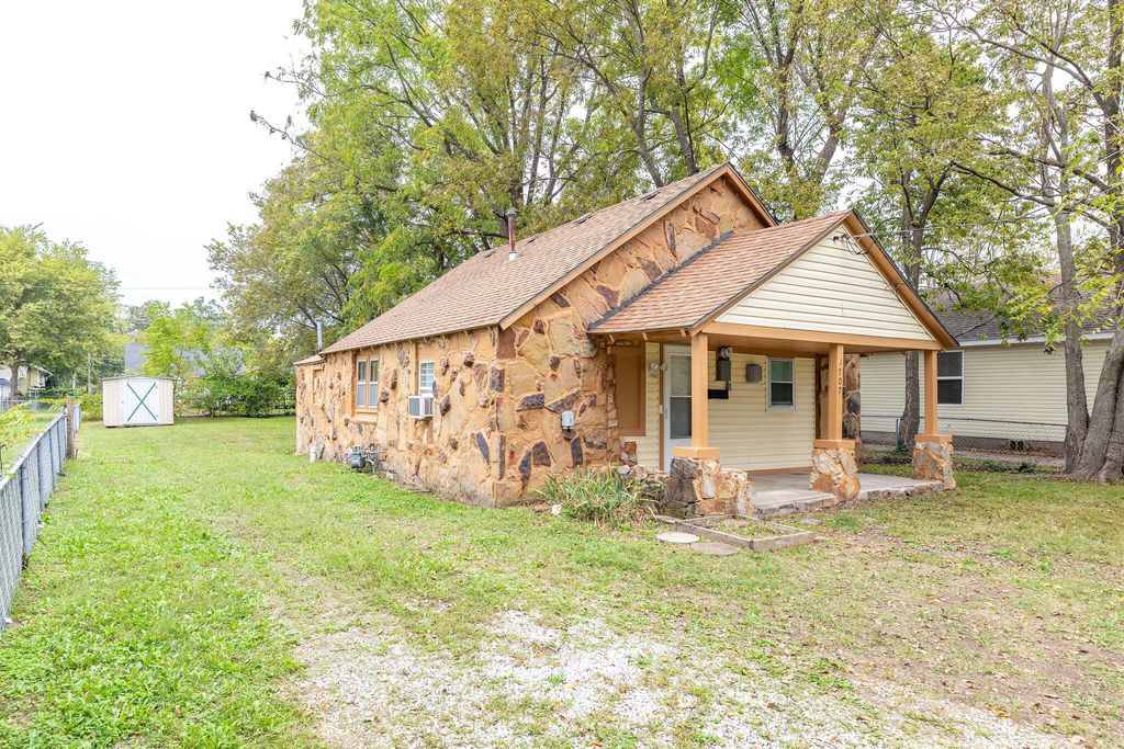 1707 West Hovey Street, Springfield, MO 65802