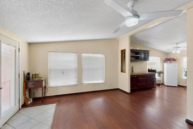 6916 RAY Lane SW, Albuquerque, NM 87121