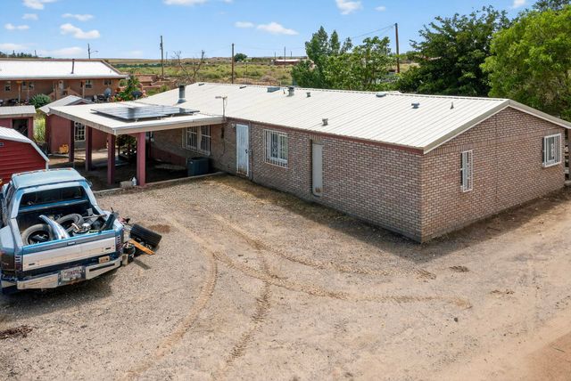 6916 RAY Lane SW, Albuquerque, NM 87121