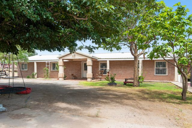 6916 RAY Lane SW, Albuquerque, NM 87121