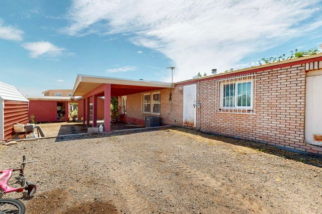 6916 RAY Lane SW, Albuquerque, NM 87121