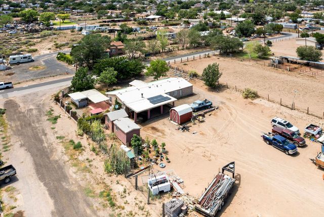 6916 RAY Lane SW, Albuquerque, NM 87121