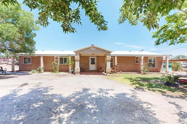 6916 RAY Lane SW, Albuquerque, NM 87121