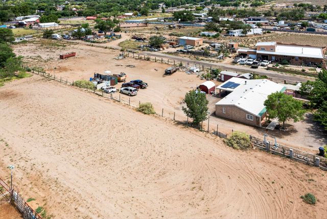 6916 RAY Lane SW, Albuquerque, NM 87121