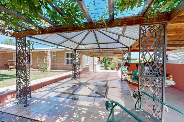 6916 RAY Lane SW, Albuquerque, NM 87121