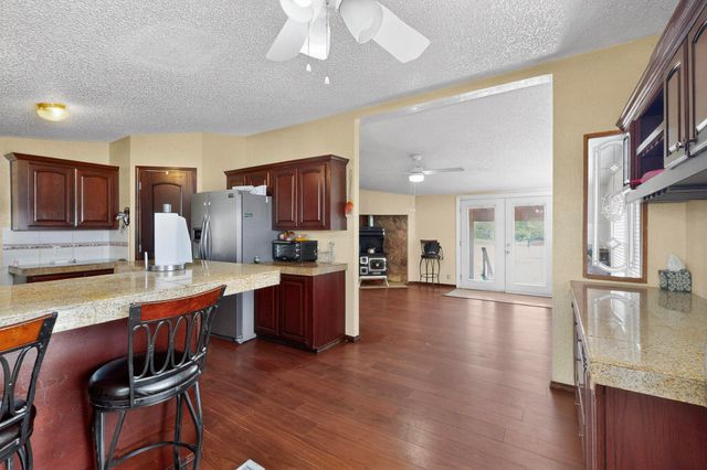 6916 RAY Lane SW, Albuquerque, NM 87121