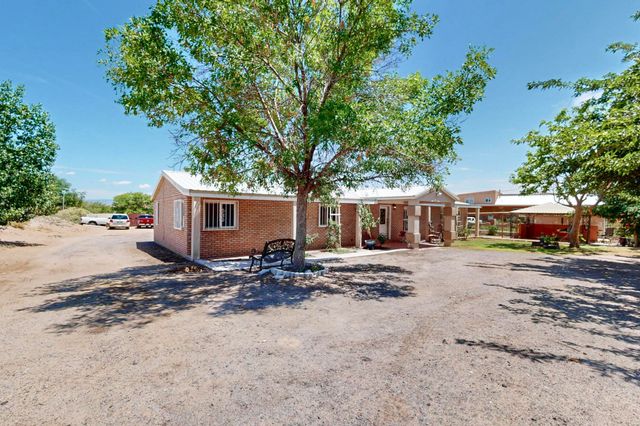 6916 RAY Lane SW, Albuquerque, NM 87121