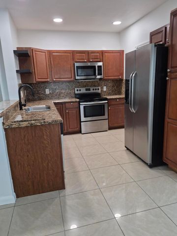 5920 S Golden Beauty Lane, Tamarac, FL 33321