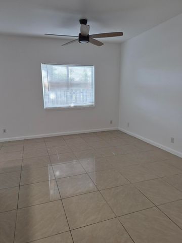 5920 S Golden Beauty Lane, Tamarac, FL 33321