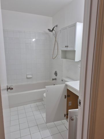 5920 S Golden Beauty Lane, Tamarac, FL 33321