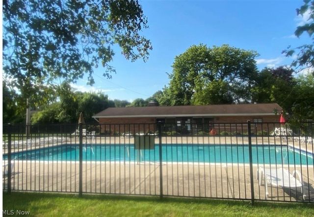 23835 David Drive 207, North Olmsted, OH 44070