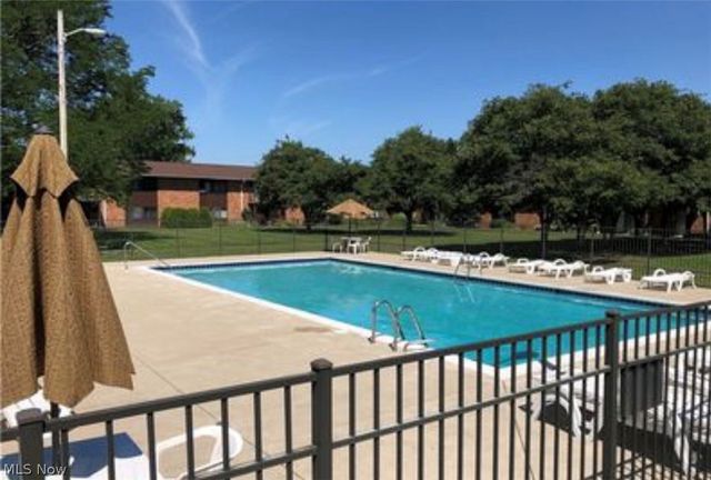 23835 David Drive 207, North Olmsted, OH 44070