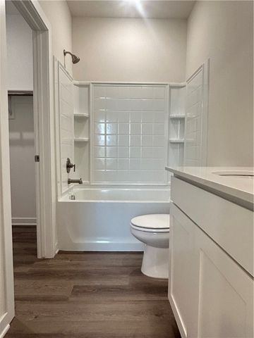 4825 W Triangle Street, Fayetteville, AR 72704