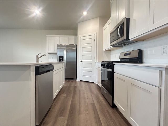 4825 W Triangle Street, Fayetteville, AR 72704