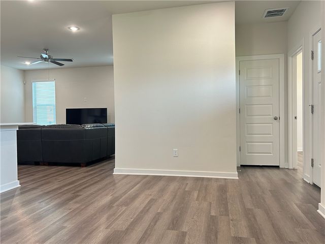 4825 W Triangle Street, Fayetteville, AR 72704