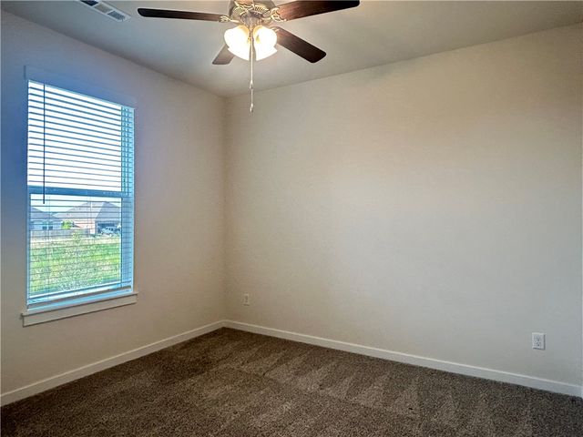 4825 W Triangle Street, Fayetteville, AR 72704