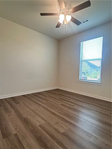 4825 W Triangle Street, Fayetteville, AR 72704