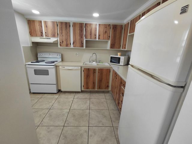 6850 Royal Palm Boulevard 211g, Margate, FL 33063