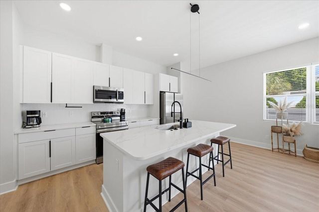 2644 42ND AVENUE N, St Petersburg, FL 33714
