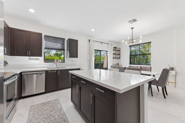 4622 Belgian Lane, Davie, FL 33314