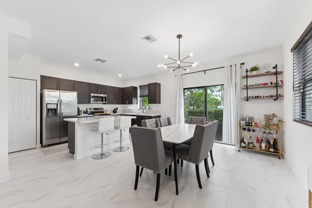 4622 Belgian Lane, Davie, FL 33314