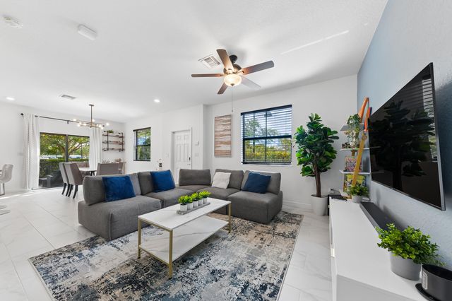 4622 Belgian Lane, Davie, FL 33314