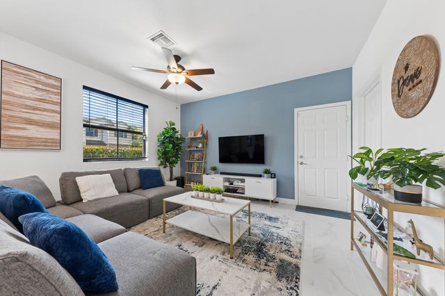 4622 Belgian Lane, Davie, FL 33314