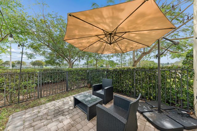 4622 Belgian Lane, Davie, FL 33314