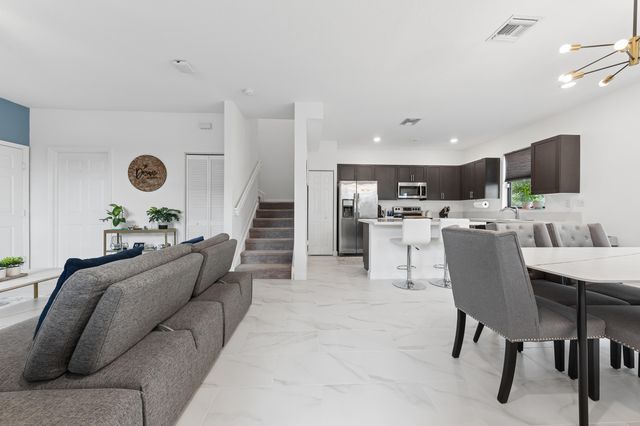 4622 Belgian Lane, Davie, FL 33314