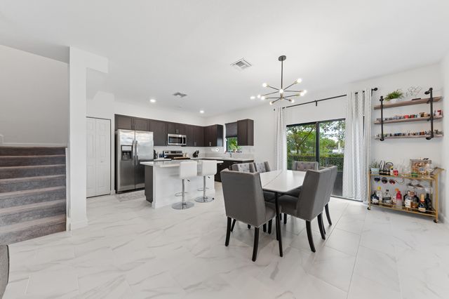 4622 Belgian Lane, Davie, FL 33314