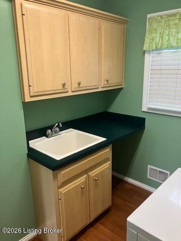 4207 Bryant Park Dr, Louisville, KY 40299