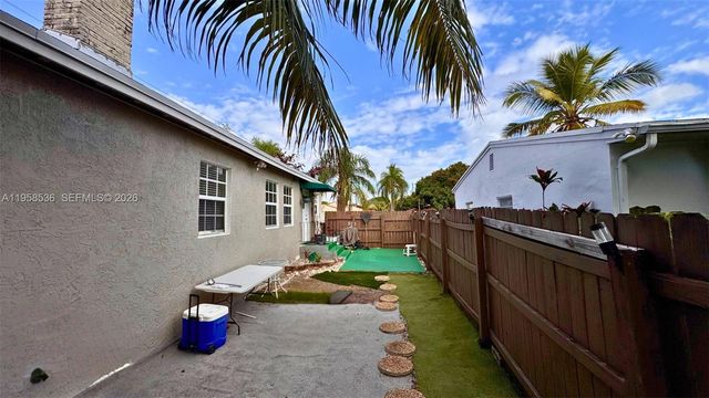 1825 N 24th Avenue, Hollywood, FL 33020