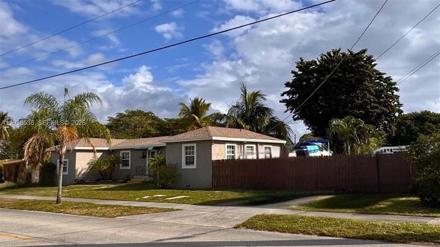 1825 N 24th Avenue, Hollywood, FL 33020