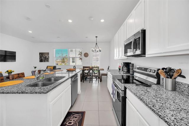 808 LONGBOAT DRIVE, Davenport, FL 33896