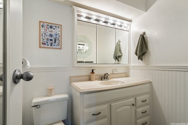411 Kaiolu Street 302, Honolulu, HI 96815